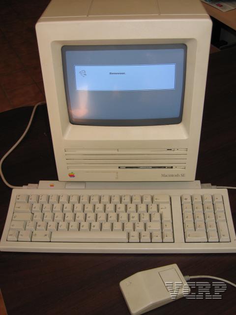 Apple Macintosh SE30